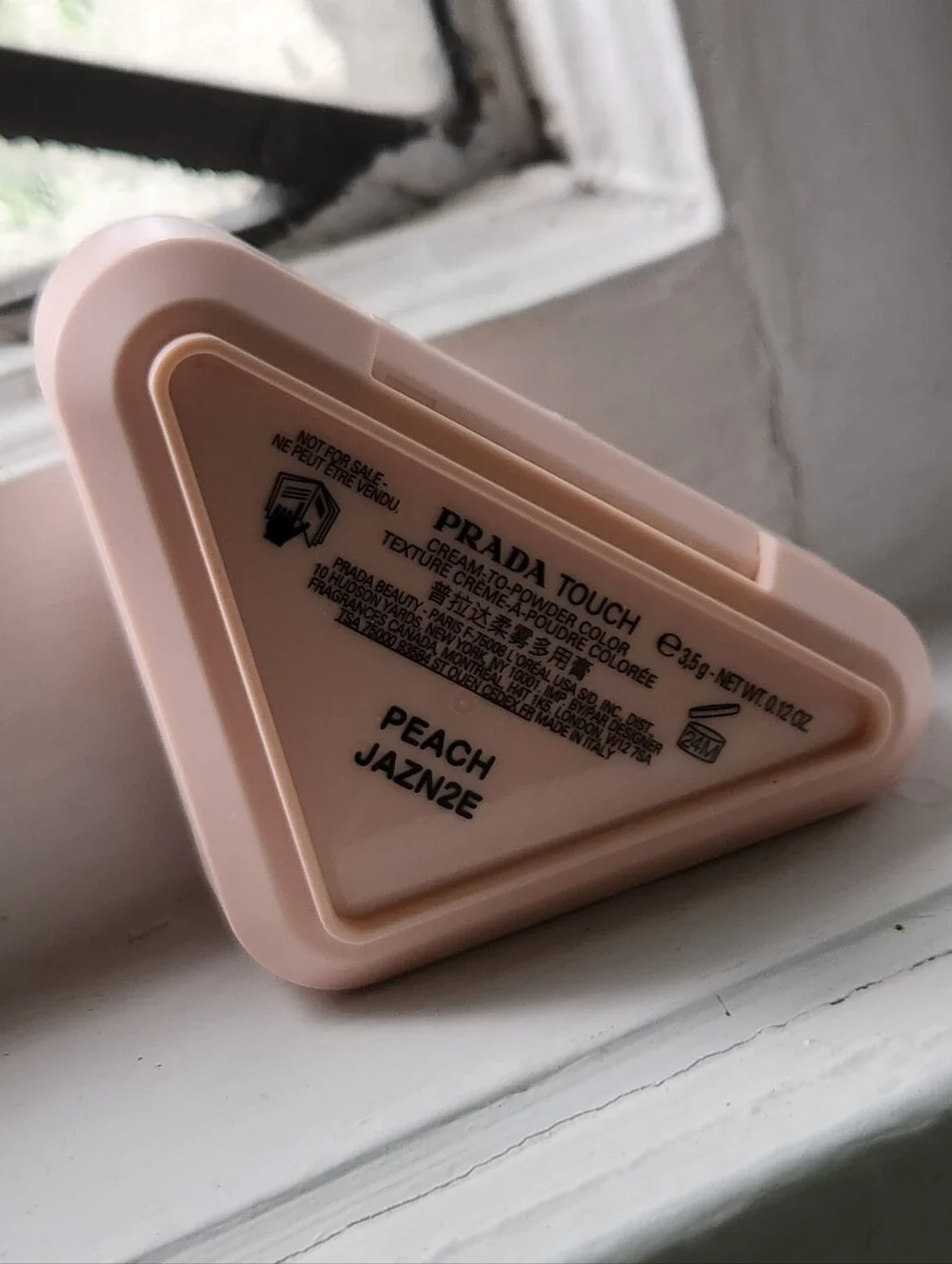 NIB PRADA TOUCH CREAM TO POWDER SOFT BLUR LONG WEAR BLUSH IN PEACH